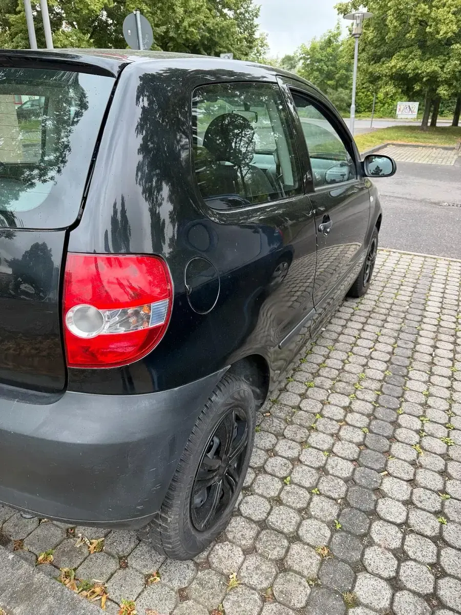 Gebraucht VW Fox 60 PS (44 kW) 2008 Schwarz Kleinwagen