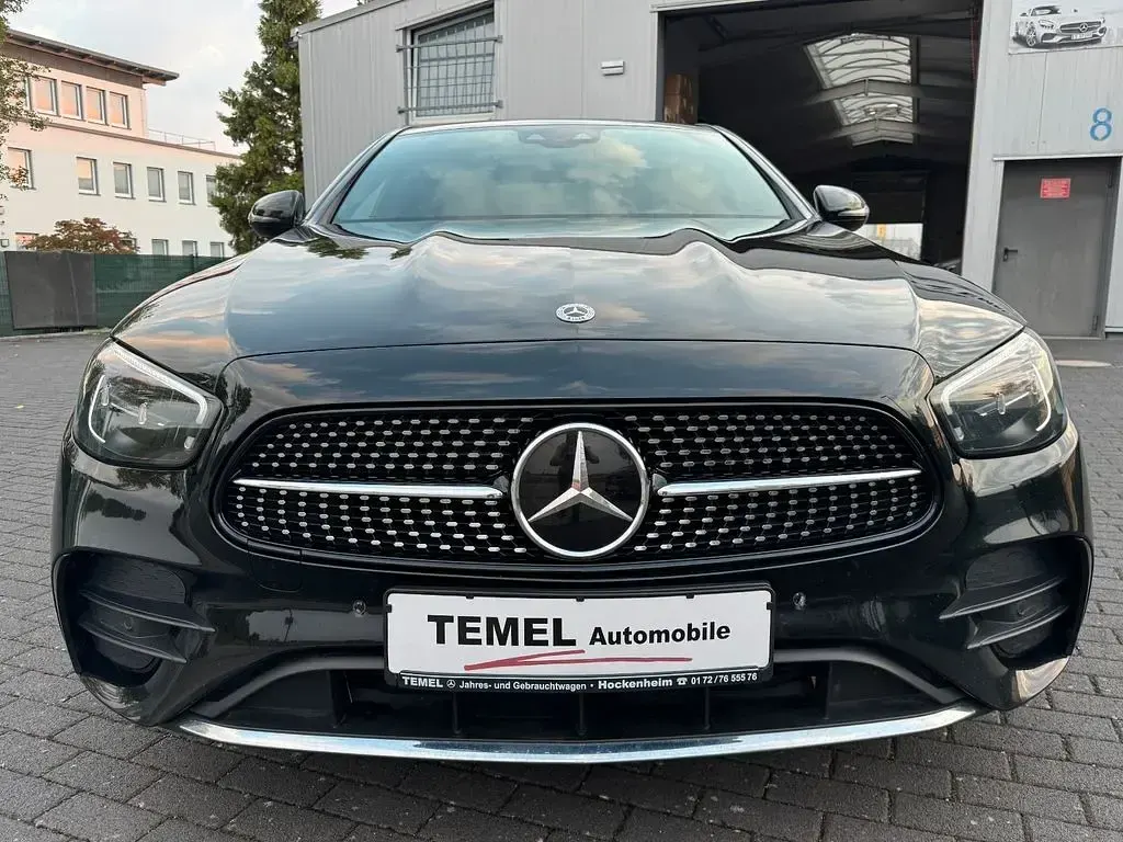Gebraucht Mercedes E220 AMG 197 PS (144 kW) 2023 Blau Limousine