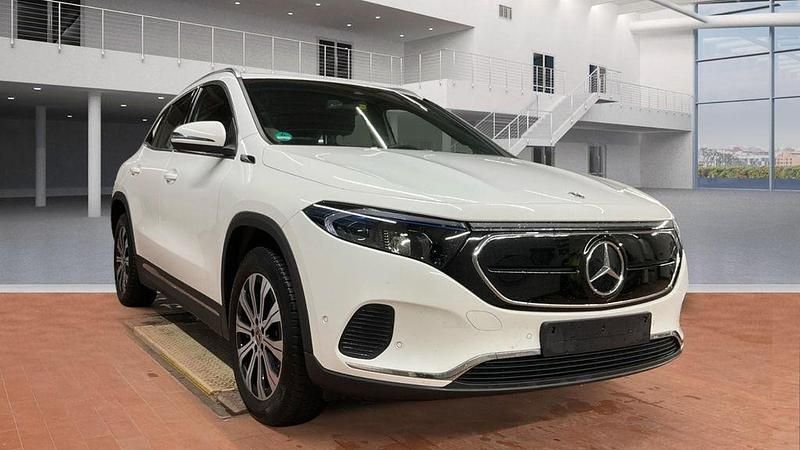 Gebraucht Mercedes EQA250 139 kW (190 PS) 2021 Weiß SUV