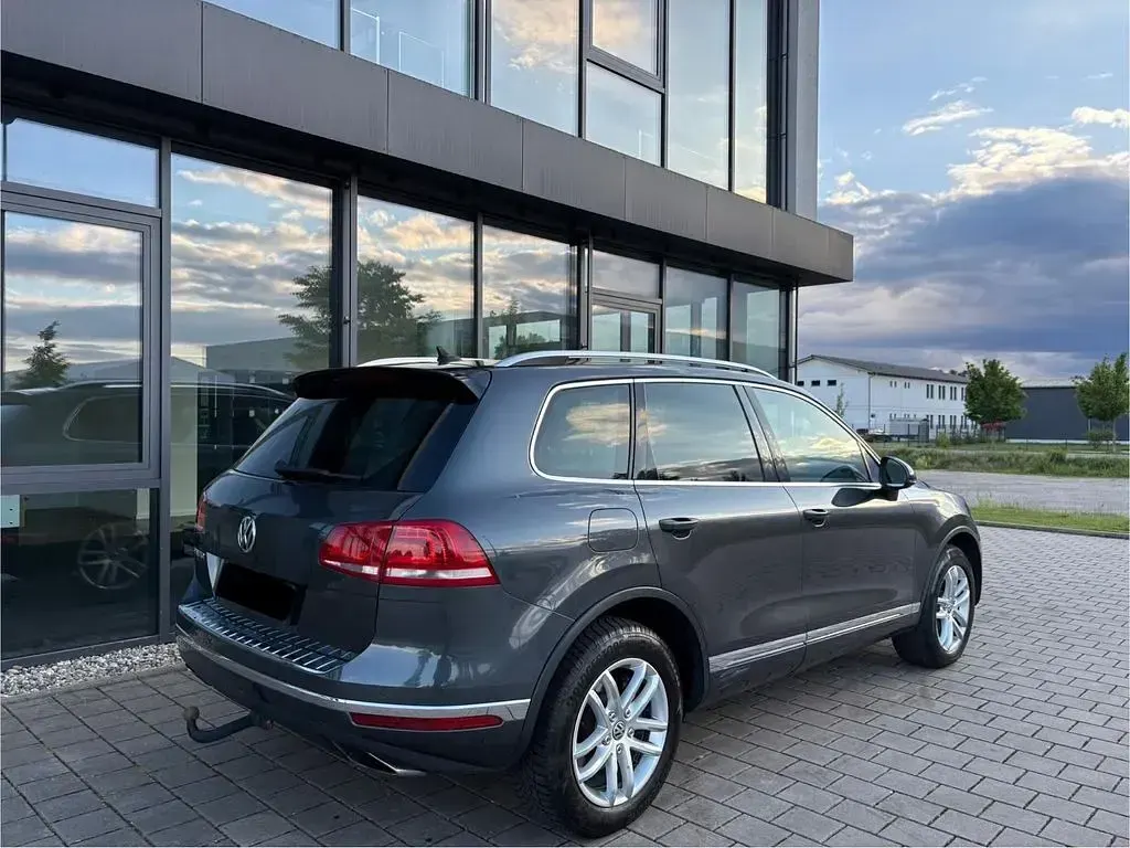 Gebraucht VW Touareg Terrain Tech 262 PS (192 kW) 2016 Grau SUV