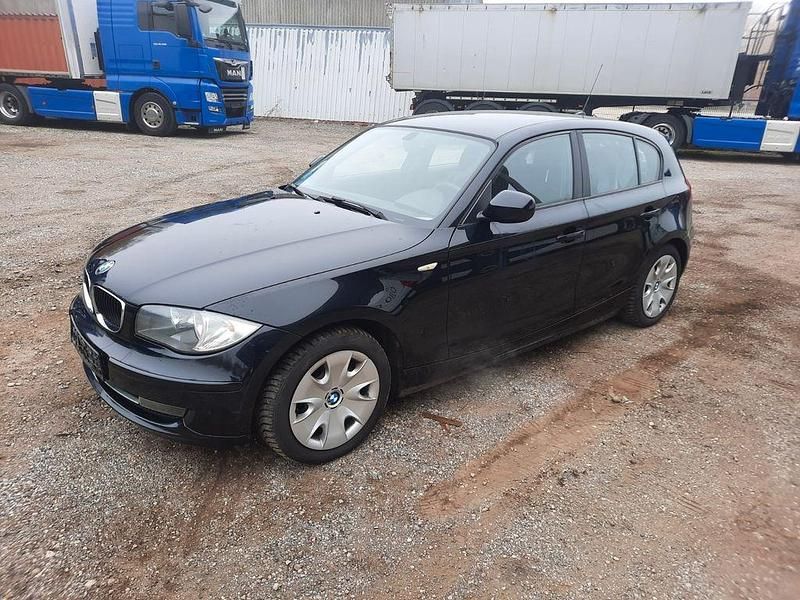 Gebraucht BMW 116 122 PS (89 kW) 2009 Schwarz Kleinwagen