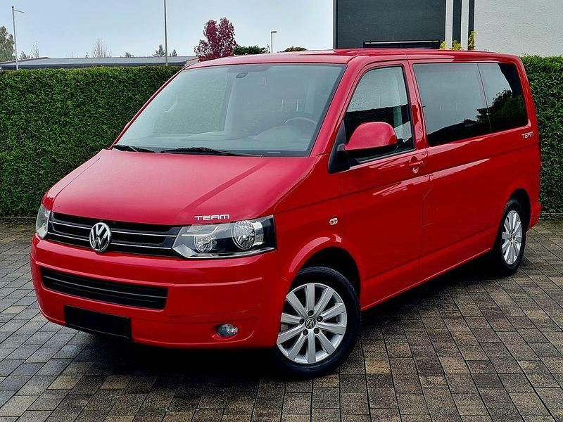 Rot Gebraucht 2011 VW Multivan Team Van | 17.899 € (Superpreis) - Bild 1/4