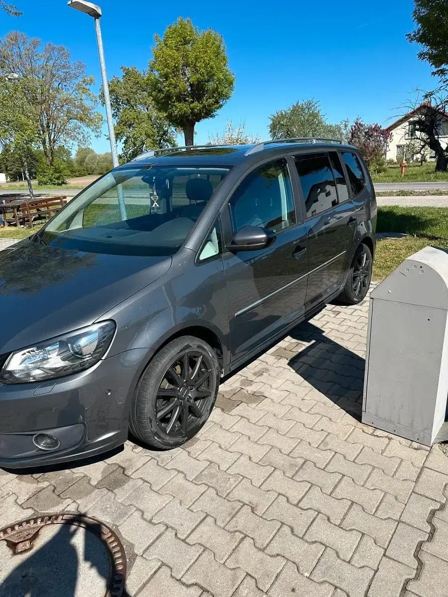 Gebraucht VW Touran 140 PS (102 kW) 2012 Grau Van / Kleinbus