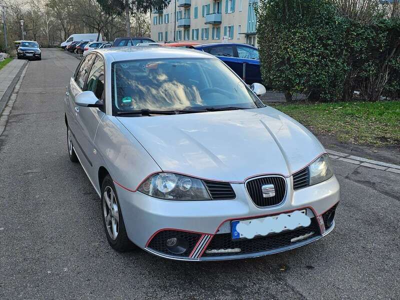 Grau Gebraucht 2008 Seat Ibiza Limousine | 3.550 € (Etwas zu teuer) - Bild 1/4