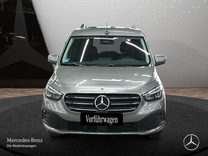 Gebraucht Mercedes T180 Progressive 131 PS (96 kW) 2025 Grau Van / Kleinbus