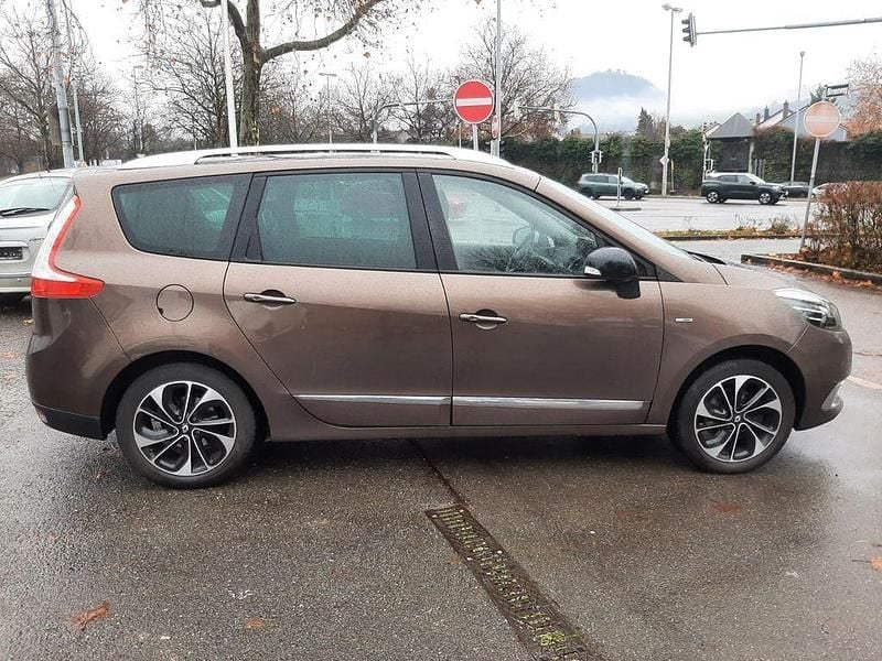 Gebraucht Renault Grand Scénic III 132 PS (97 kW) 2015 Braun Van / Kleinbus