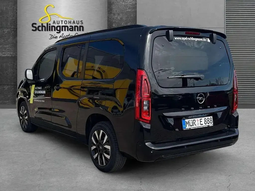 Nowe Opel Combo 131 KM (96 kW) 2026 Czarny Minivan