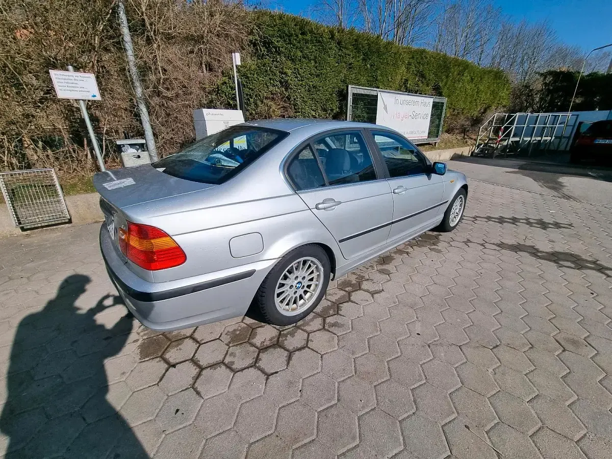 Gebraucht BMW 320 170 PS (125 kW) 2001 Silber Limousine