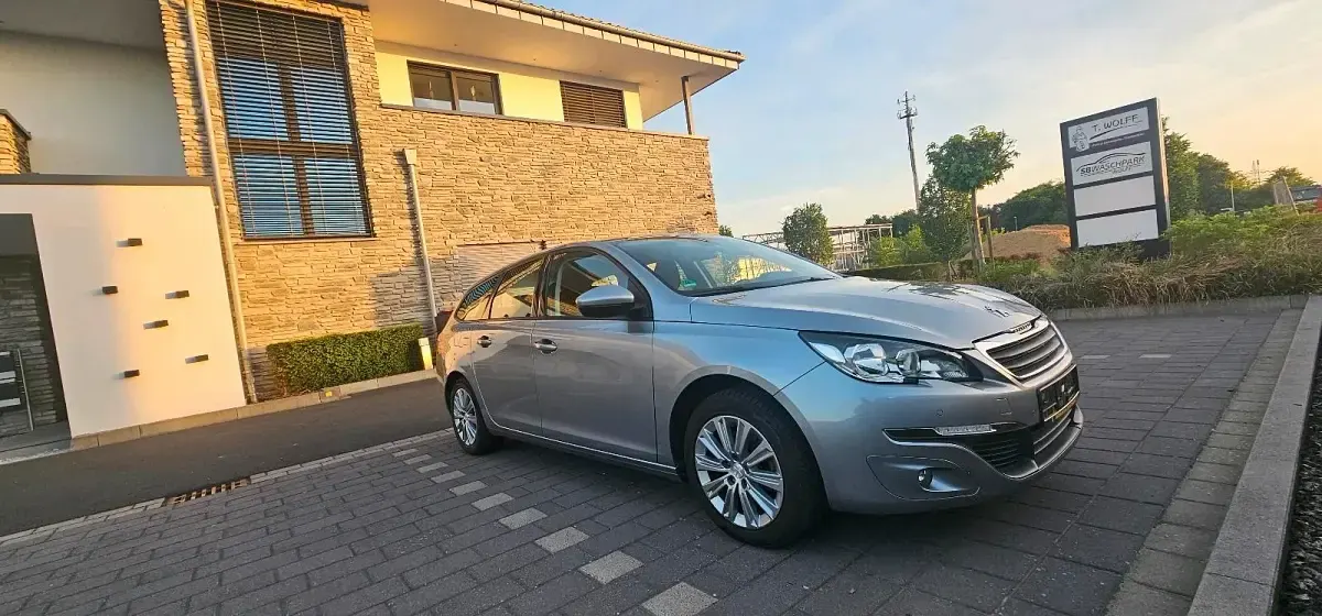 Gebraucht Peugeot 308 131 PS (96 kW) 2014 Grau Kombi