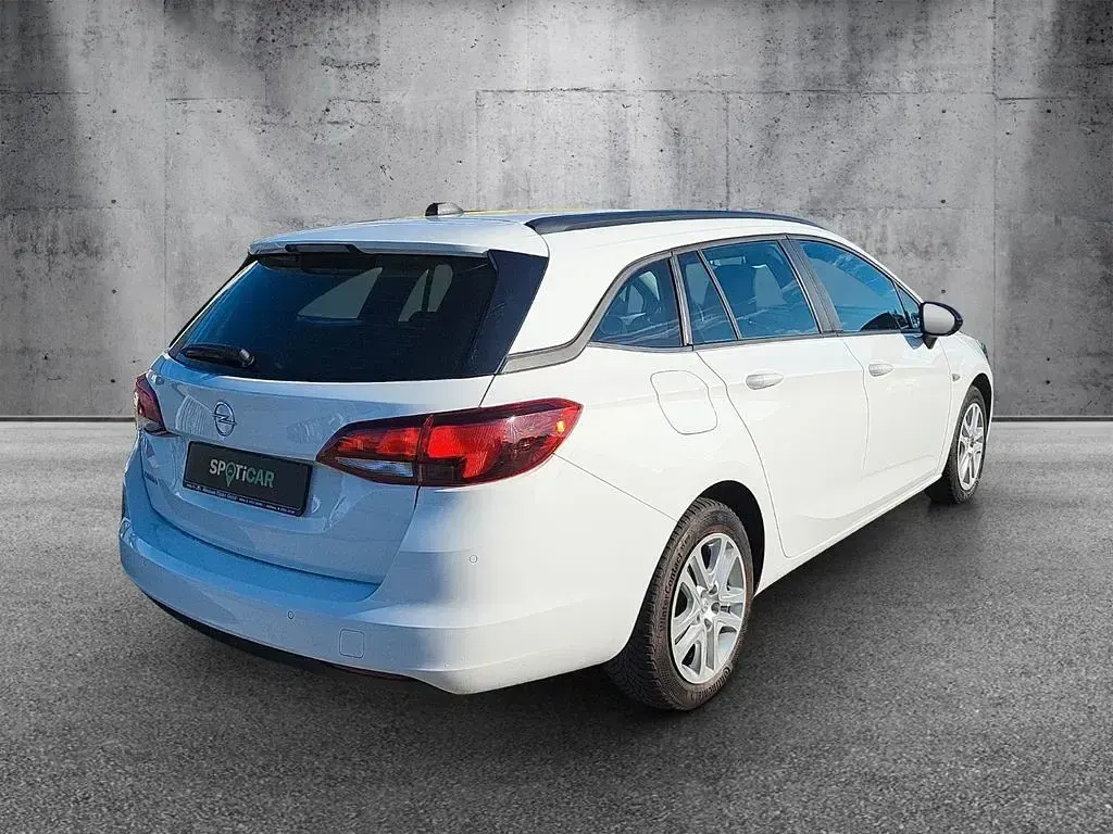 Usata Opel Astra Edition 122 CV (89 kW) 2022 Bianco Utilitaria