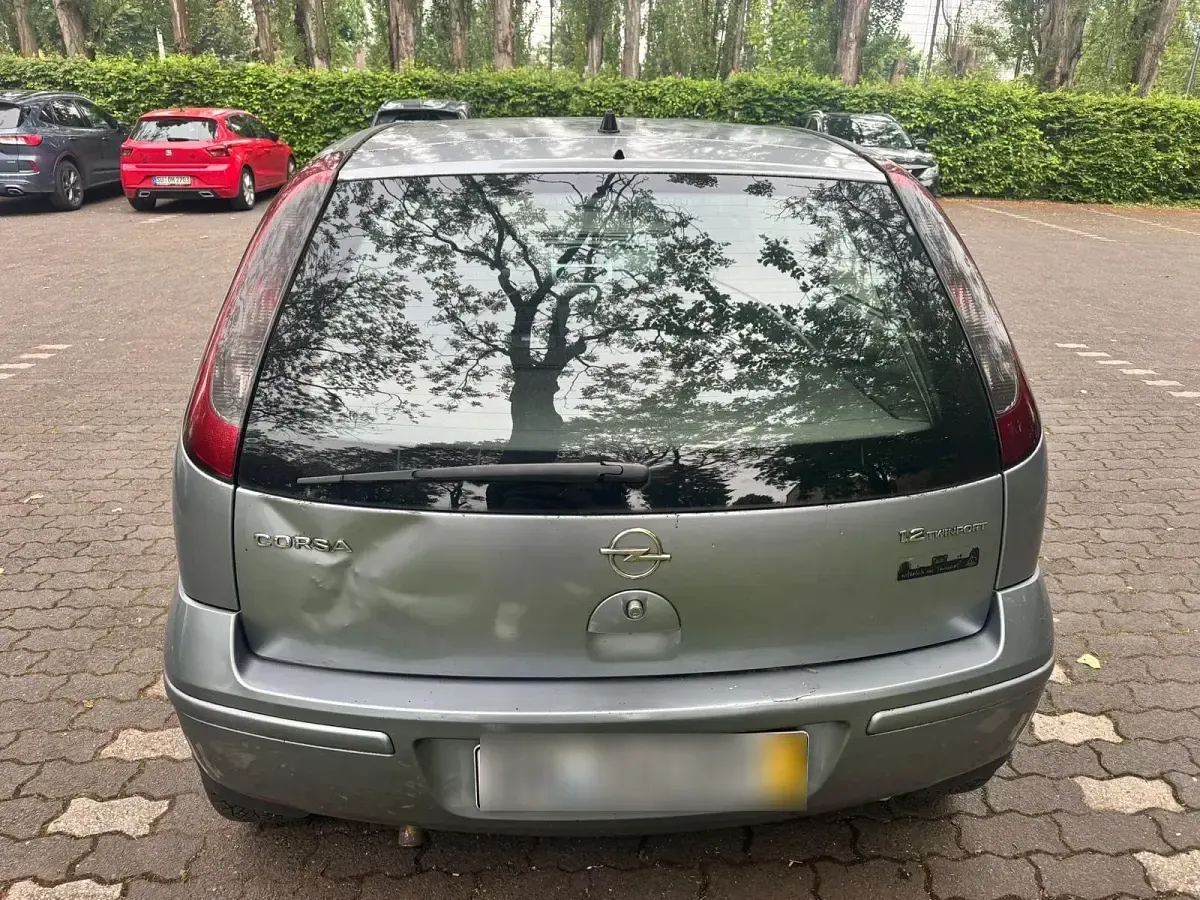 Gebraucht Opel Corsa 85 PS (62 kW) 2006 Silber Kleinwagen