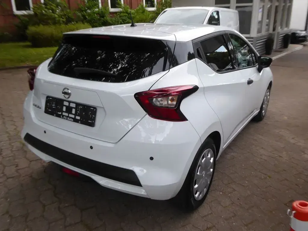 Gebraucht Nissan Micra 71 PS (52 kW) 2017 Weiß Kleinwagen