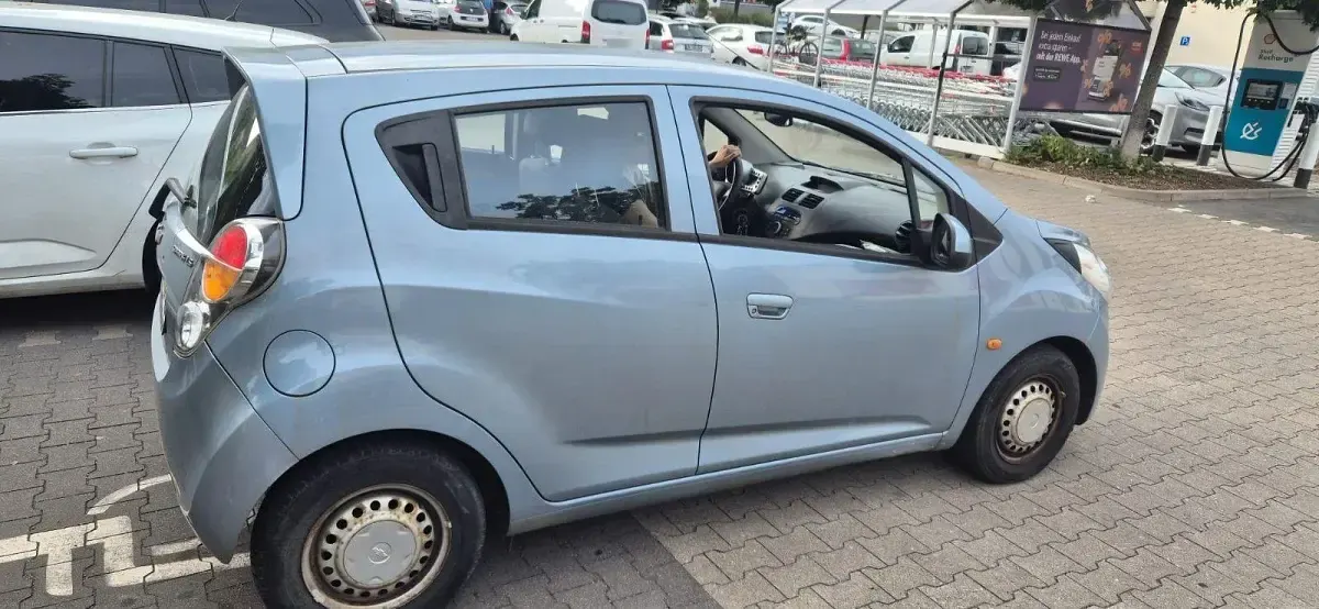 Gebraucht Chevrolet Spark 68 PS (50 kW) 2011 Blau Kleinwagen