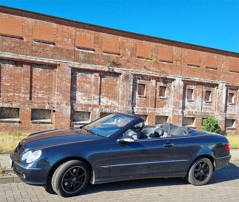 Blau Gebraucht 2005 Mercedes CLK200 Avantgarde Cabrio | 8.990 € (Guter Preis) - Bild 1/4