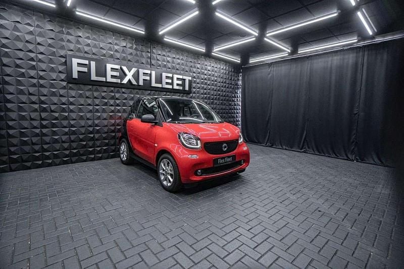 Gebraucht Smart ForTwo Coupé Passion 90 PS (66 kW) 2018 Schwarz Coupé
