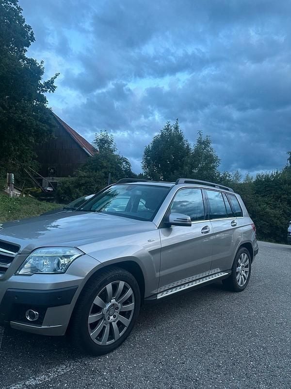 Beige Gebraucht 2009 Mercedes GLK220 AMG line SUV | 9.599 € (Superpreis) - Bild 1/3