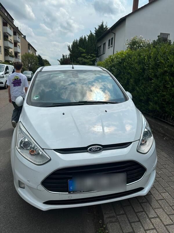 Weiß Gebraucht 2014 Ford B-MAX Titanium Van / Kleinbus | 9.550 € (Fairer Preis) - Bild 1/4