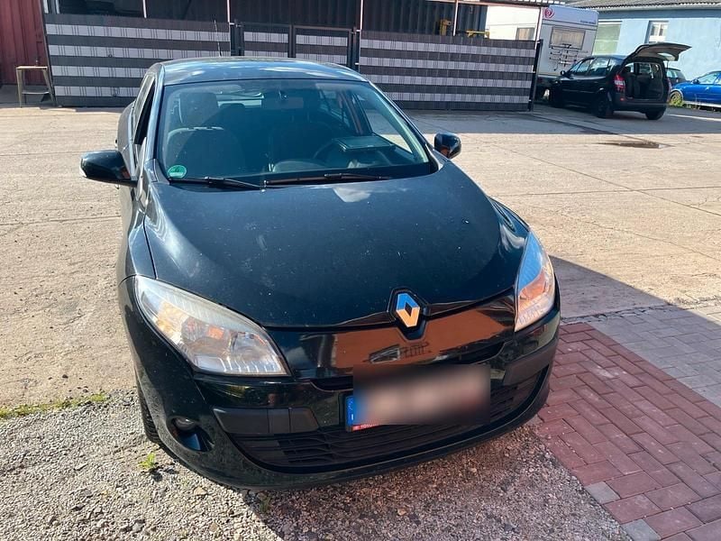 Schwarz Gebraucht 2011 Renault Mégane GrandTour Kombi | 2.450 € (Superpreis) - Bild 1/4