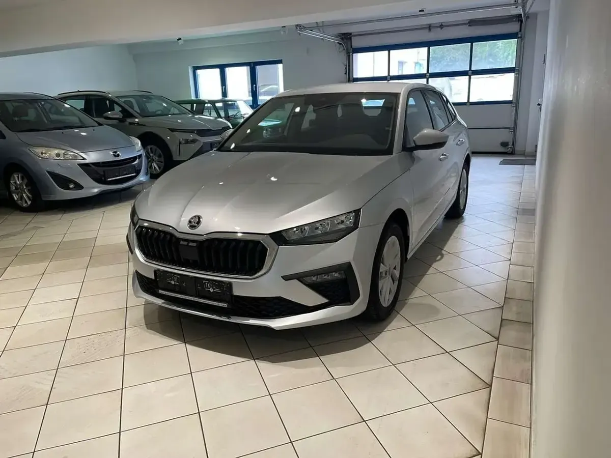 Gebraucht Skoda Scala 116 PS (85 kW) 2025 Silber Kleinwagen