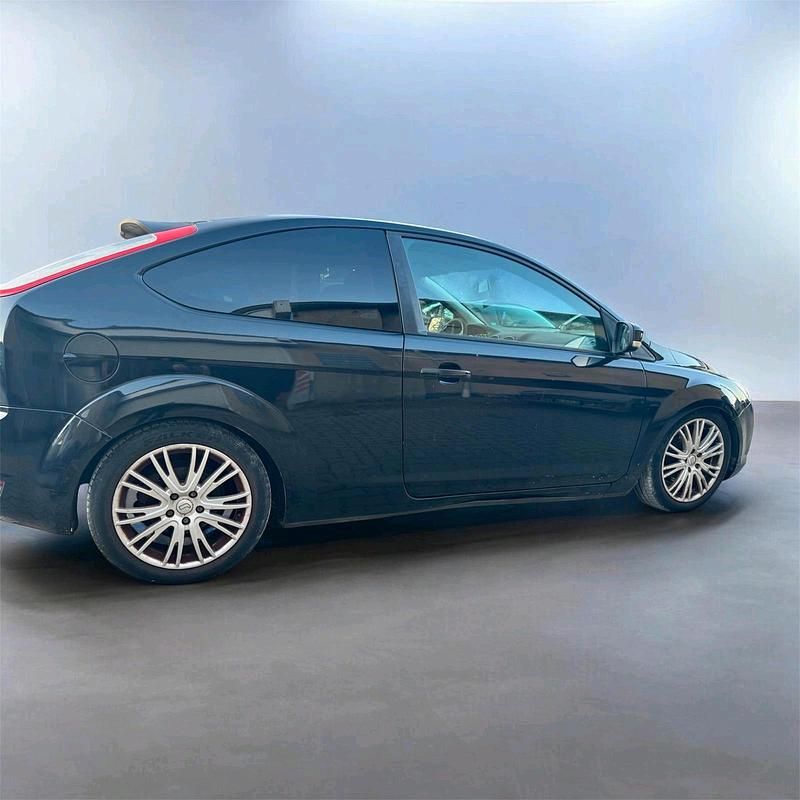 Gebraucht Ford Focus 101 PS (74 kW) 2009 Schwarz Coupé