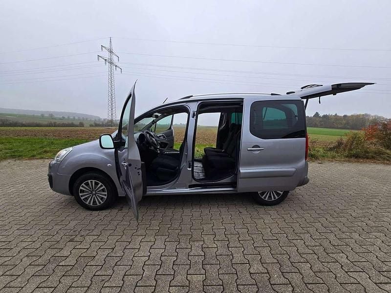 Gris artense Gebraucht 2017 Peugeot Partner Active Van | 7.490 € (Guter Preis) - Bild 1/4