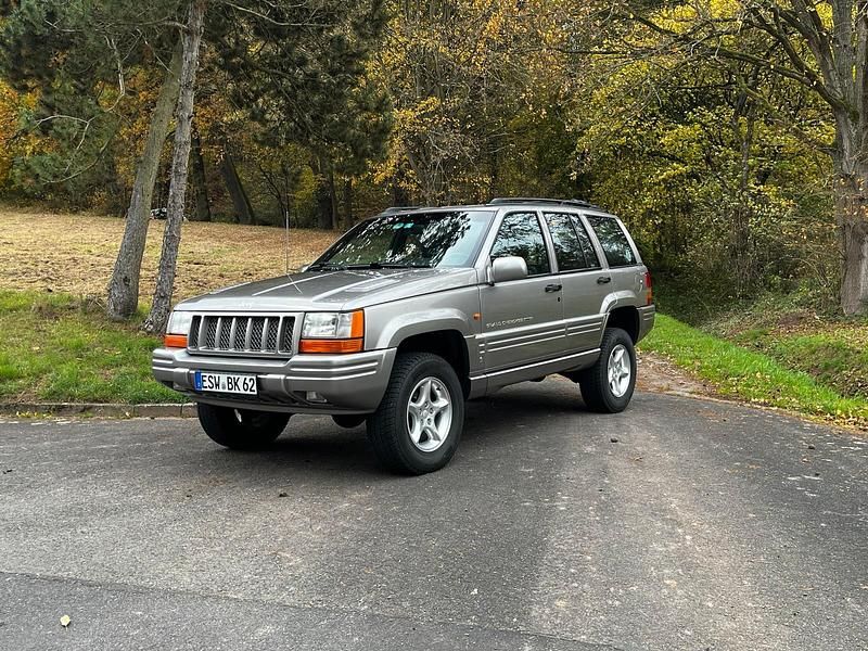 Silber Gebraucht 1998 Jeep Grand Cherokee Limited SUV | 11.900 € (Fairer Preis) - Bild 1/4