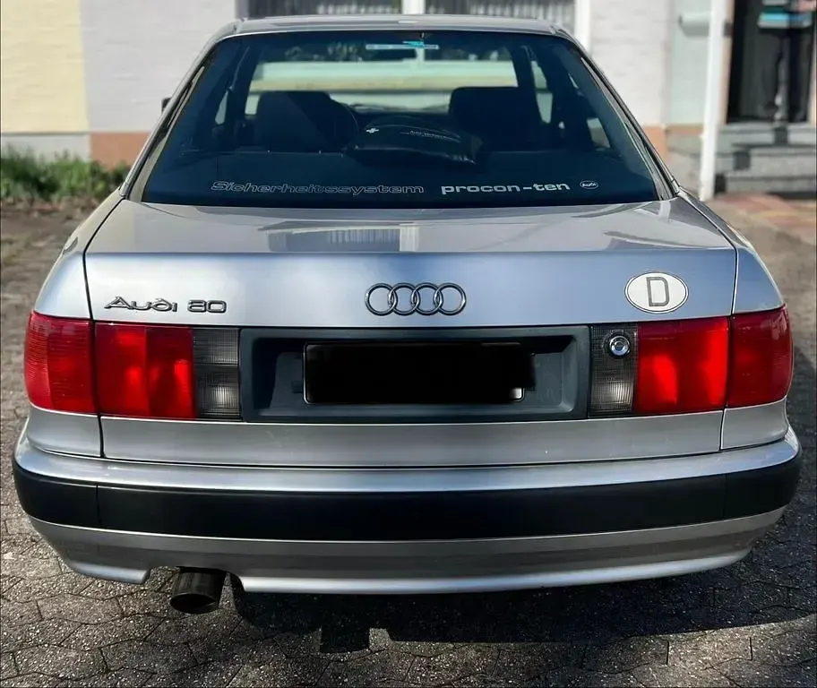 Gebraucht Audi 80 90 PS (66 kW) 1992 Silber Limousine