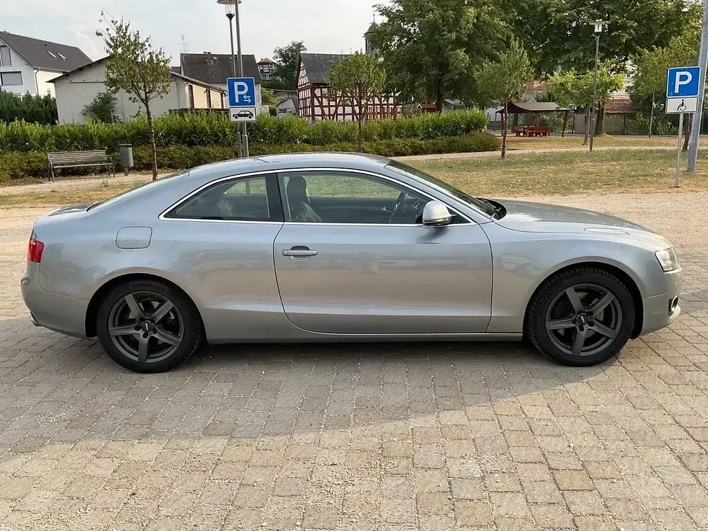 Gebraucht Audi A5 Design 239 PS (175 kW) 2010 Grau Coupé