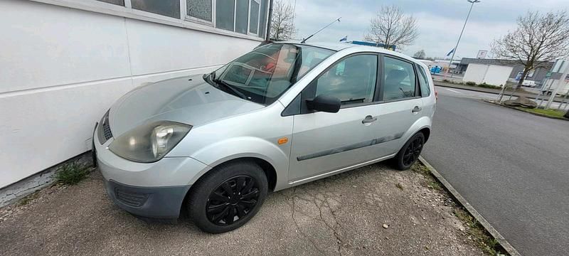 Gebraucht Ford Fiesta 60 PS (44 kW) 2006 Silber Kleinwagen