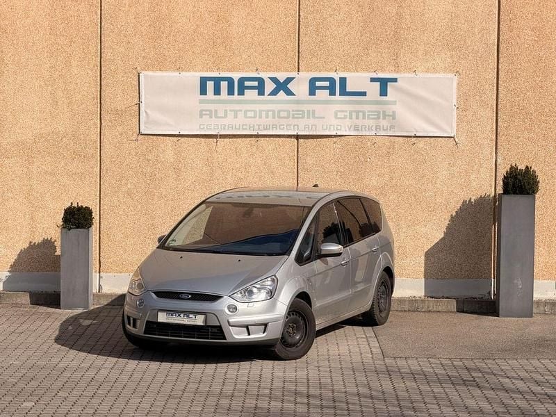 Gebraucht Ford S-MAX Titanium 140 PS (102 kW) 2009 Silber Van / Kleinbus