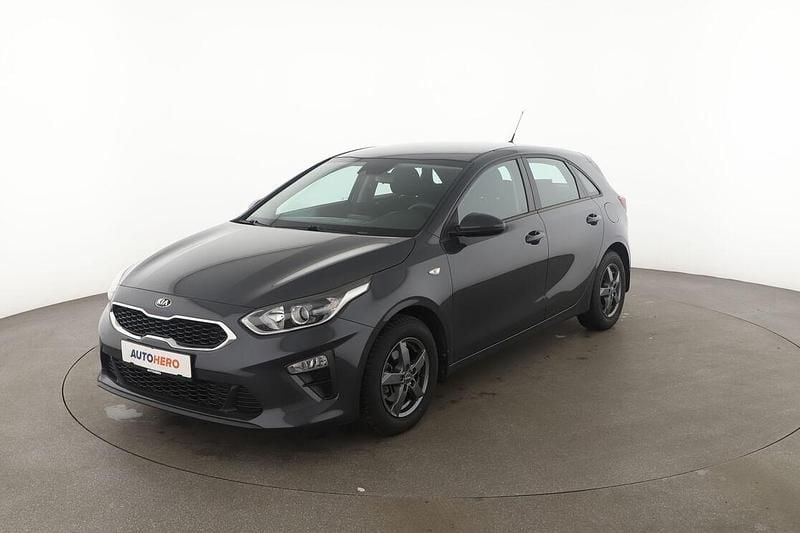 Grau Gebraucht 2018 Kia Ceed Attract Kombi | 11.790 € (Fairer Preis) - Bild 1/3