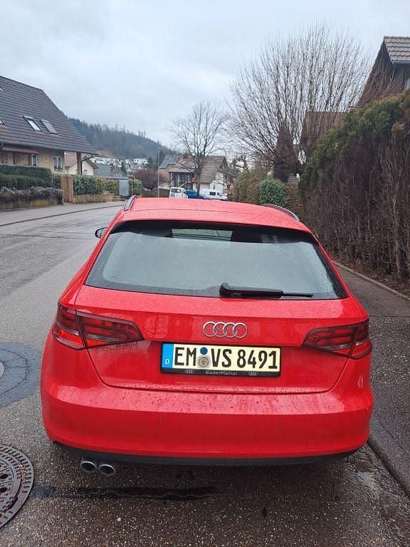 Gebraucht Audi A3 S-Line 150 PS (110 kW) 2013 Rot Limousine