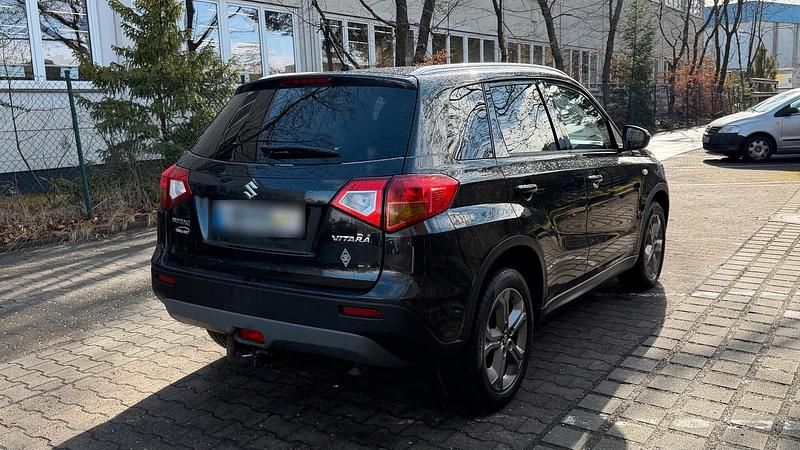 Gebraucht Suzuki Vitara 120 PS (88 kW) 2015 Schwarz SUV