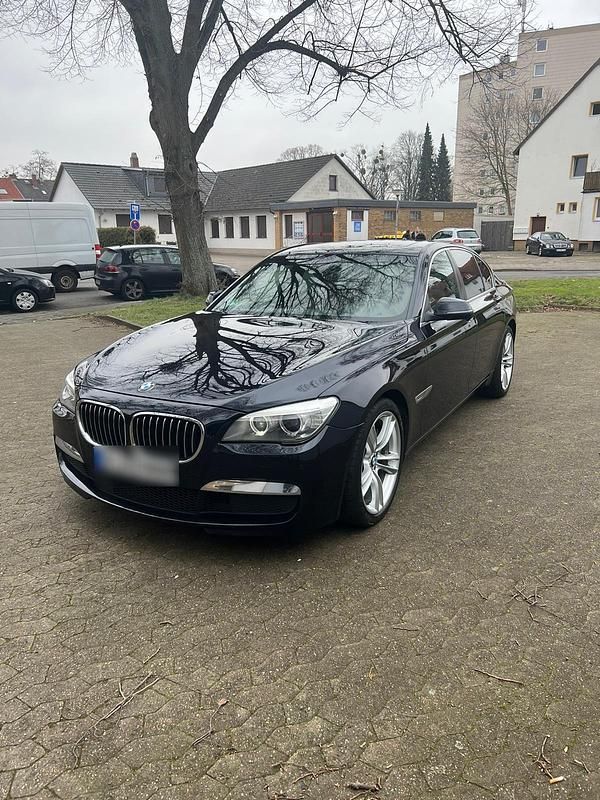 Gebraucht BMW 730 M Sport 258 PS (189 kW) 2012 Blau Limousine