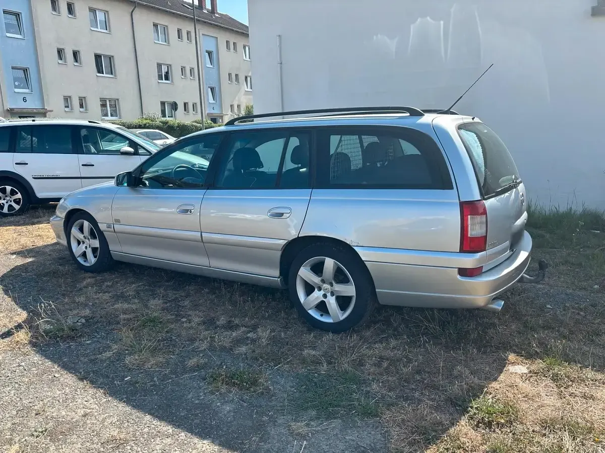 Gebraucht Opel Omega 144 PS (105 kW) 2002 Silber Kombi