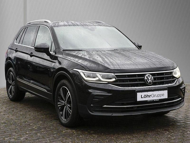 Gebraucht VW Tiguan Move 150 PS (110 kW) 2023 Deep black perleffekt SUV