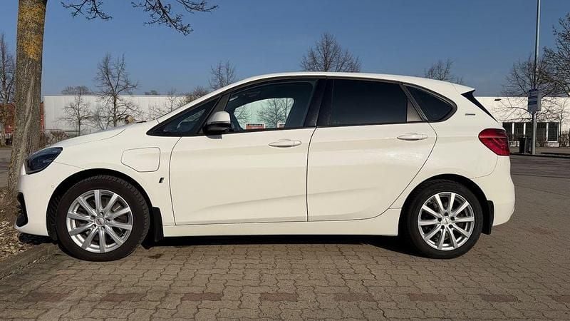 Gebraucht BMW 225 Active Tourer iPerformance 224 PS (164 kW) 2018 Weiß Van / Kleinbus