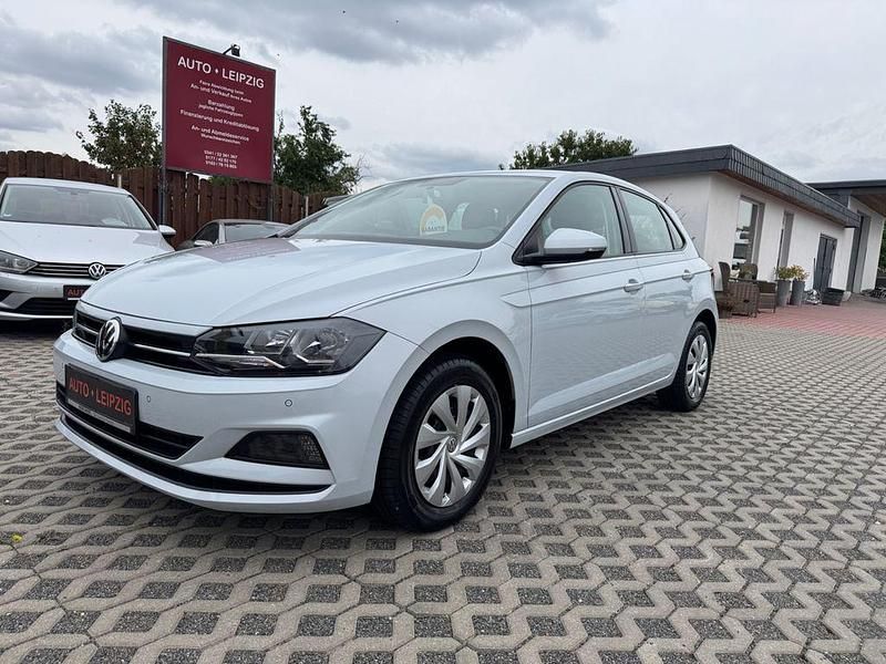 Weiß Gebraucht 2018 VW Polo Comfortline Limousine | 10.990 € (Fairer Preis) - Bild 1/4