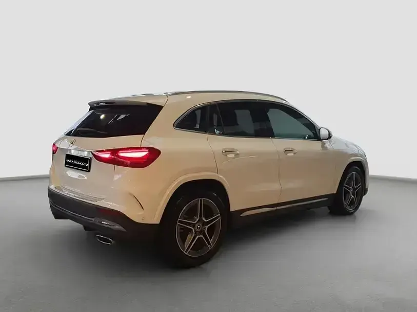 Gebraucht Mercedes GLA200 AMG 163 PS (119 kW) 2025 Weiß SUV