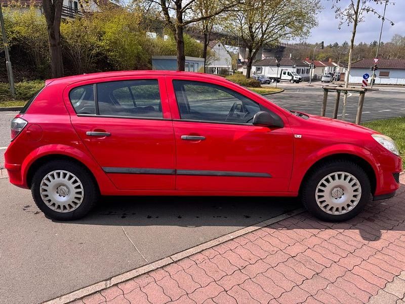 Gebraucht Opel Astra Selection 90 PS (66 kW) 2009 Rot Limousine