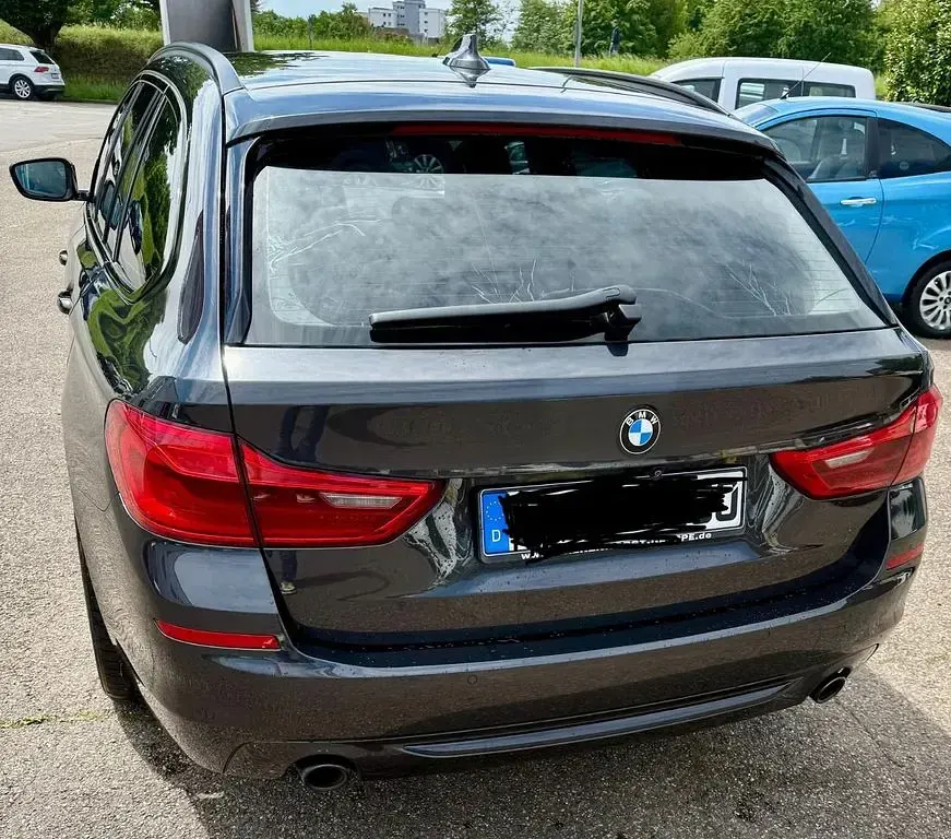 Gebraucht BMW 520 Performance 190 PS (139 kW) 2018 Grau Kombi