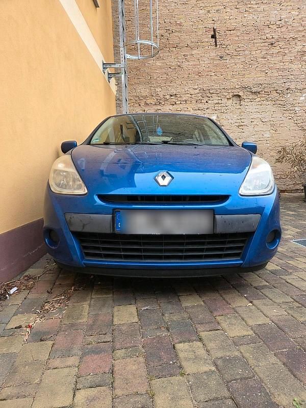 Gebraucht Renault Clio II 75 PS (55 kW) 2010 Blau Kleinwagen