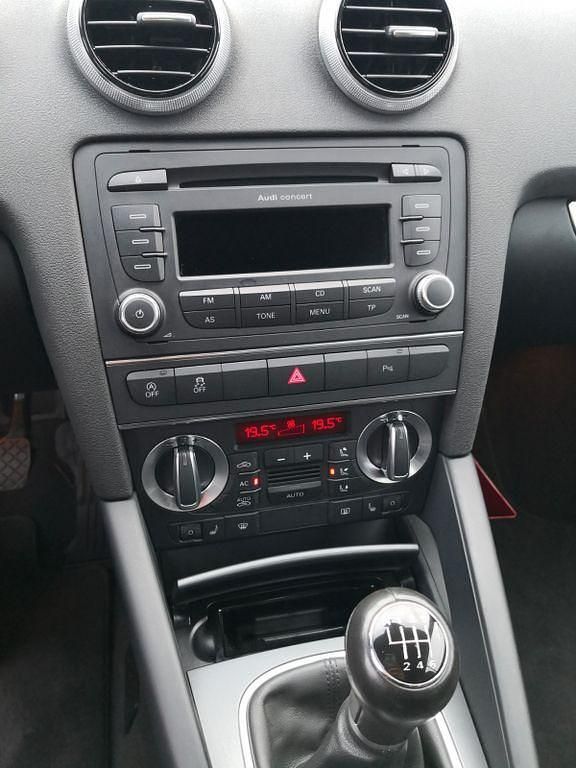 Gebraucht Audi A3 Cabriolet Attraction 105 PS (77 kW) 2013 Schwarz Cabrio