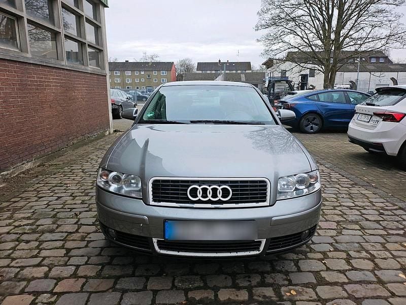 Silber Gebraucht 2003 Audi A4 Basis Limousine | 1.300 € (Guter Preis) - Bild 1/4
