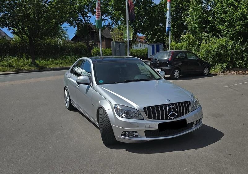 Silber Gebraucht 2008 Mercedes C350 Limousine | 8.499 € (Fairer Preis) - Bild 1/4