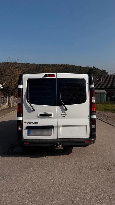Gebraucht Opel Vivaro 120 PS (88 kW) 2017 Weiß Van / Kleinbus