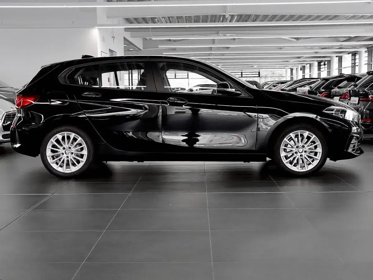 Gebraucht BMW 118 Advantage 136 PS (100 kW) 2023 Schwarz Limousine