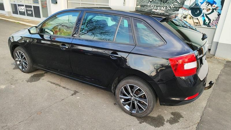 Gebraucht Skoda Rapid 122 PS (89 kW) 2015 Schwarzmagic perleffekt Kleinwagen