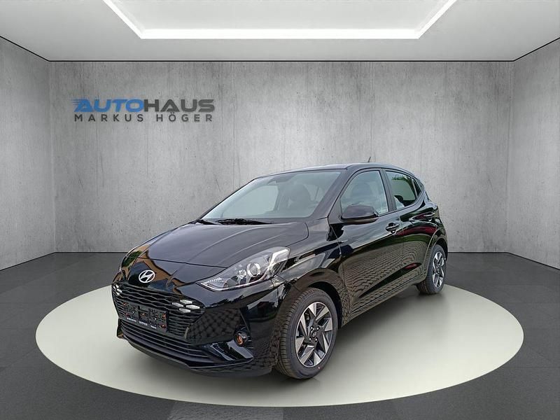 Aurora grau perleffekt Neu 2025 Hyundai i10 Comfort Kleinwagen | 18.390 € (Fairer Preis) - Bild 1/4