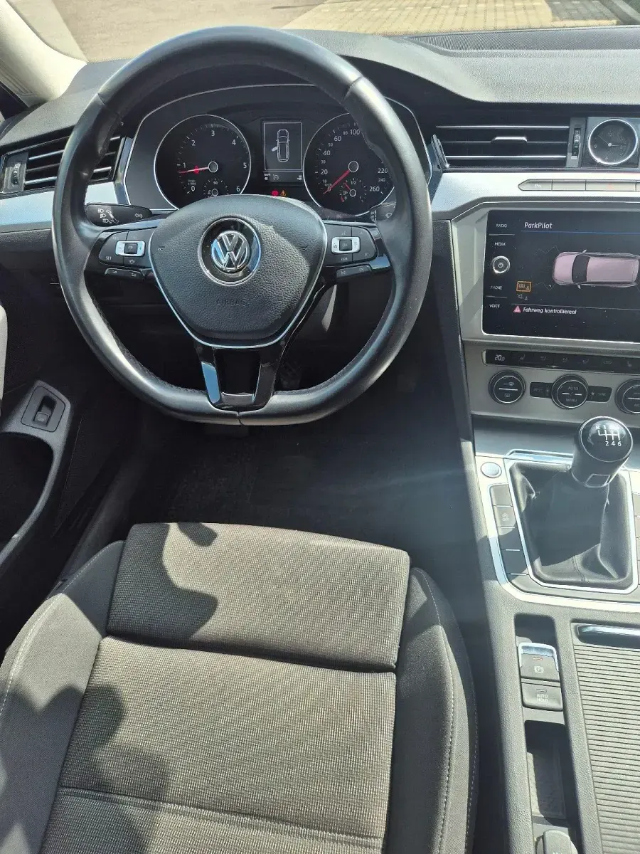 Gebraucht VW Passat 150 PS (110 kW) 2019 Schwarz Kombi